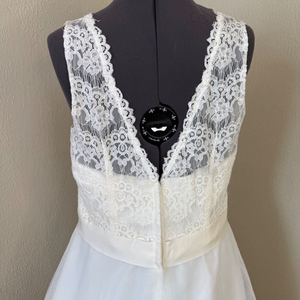 Davids Bridal Lace Tulle A-Line Wedding Dress Bead Sash WG3711 White Ivory - Picture 10 of 16